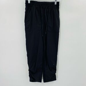 Lululemon High Rise Lightweight Crop Pants Black Size 4
